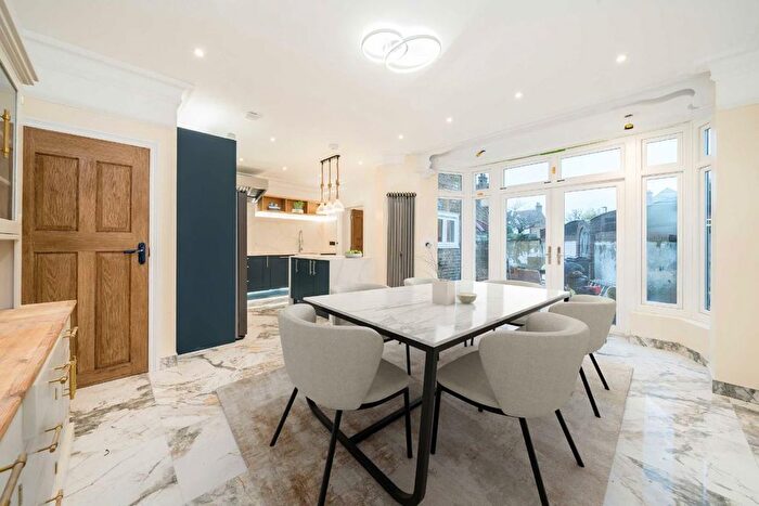 5 Bedroom Detached House To Rent In Downton Avenue, London, SW2