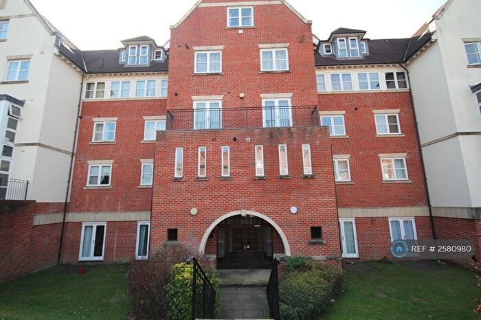 2 Bedroom Flat To Rent In Cottage Close, Harrow, HA2