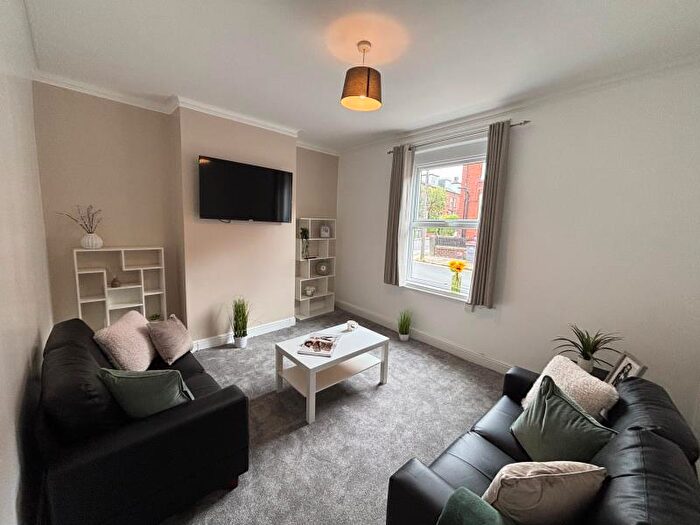 4 Bedroom Terraced House To Rent In Granby Place, LS6