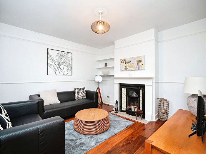 3 Bedroom End Of Terrace House For Sale In Culverden Square, Tunbridge Wells, Kent, TN4