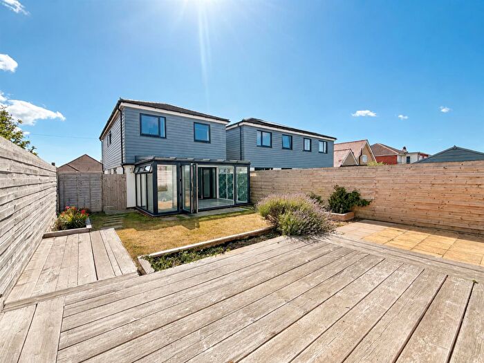 3 Bedroom Detached House For Sale In Capel Avenue, Peacehaven, BN10
