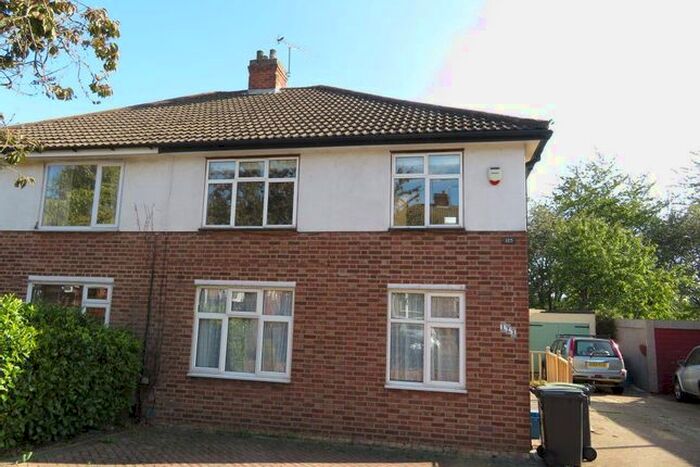 2 Bedroom Maisonette To Rent In River Way, Loughton IG10