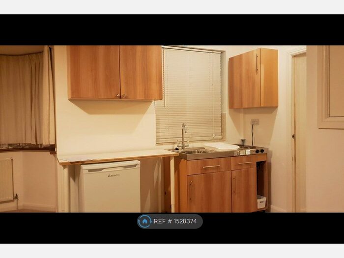 1 Bedroom Flat To Rent In Halfway Avenue, Luton, LU4