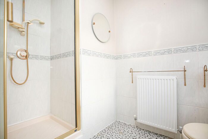 2 Bedroom Detached Bungalow For Sale In Croft Road, Atherstone, CV9