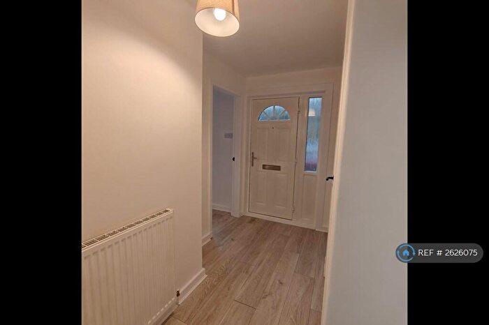 1 Bedroom Flat To Rent In Bothwell Place, Paisley, PA2