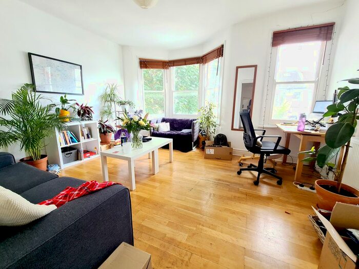 2 Bedroom Flat To Rent In Beresford Road, Haringey, N8