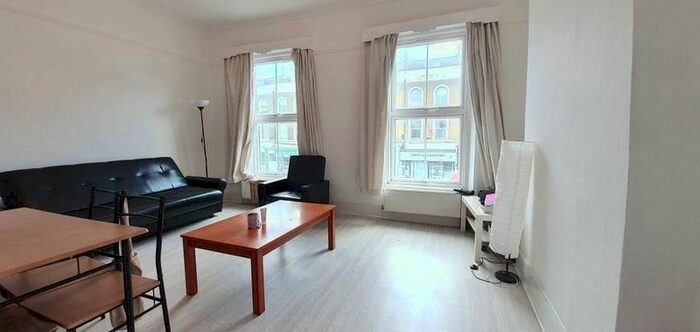 3 Bedroom Maisonette To Rent In Seven Sisters Road, Finsbury Park, N4