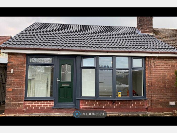 2 Bedroom Bungalow To Rent In Clive Road, Failsworth, Manchester, M35