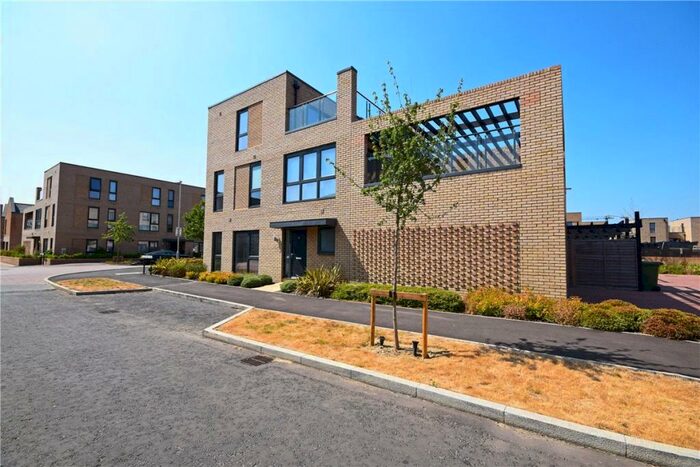 3 Bedroom Semi-Detached House To Rent In Whittle Avenue, Trumpington, Cambridge, CB2