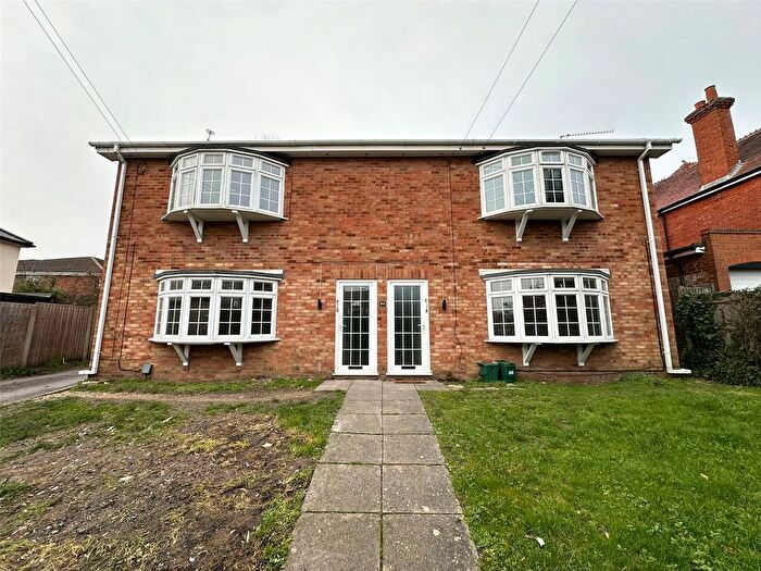 2 Bedroom Maisonette To Rent In Connaught Road, Fleet, Hampshire, GU51