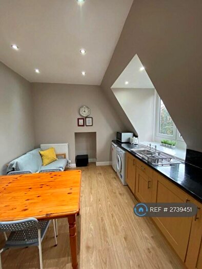 4 Bedroom Flat To Rent In Top Floor, Aberdeen, AB24