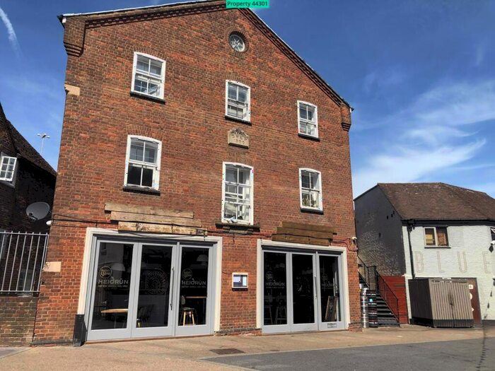 1 Bedroom Flat To Rent In Pauls Row, High Wycombe, HP11