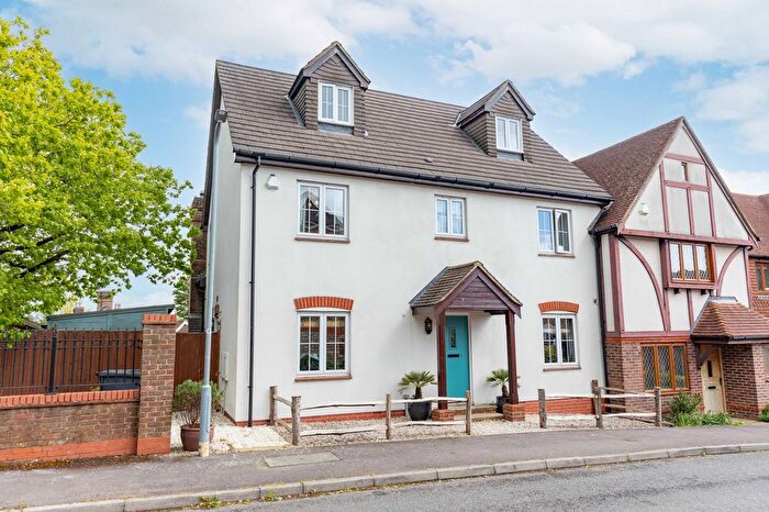 5 Bedroom Semi Detached House For Sale In Walhatch Close, Forest Row, RH18