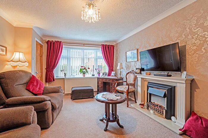 2 Bedroom Semi-Detached Bungalow For Sale In Raewood Avenue, Hawarden, CH5