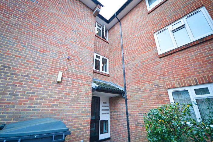 2 Bedroom Flat To Rent In Wilson Close, Wembley, HA9