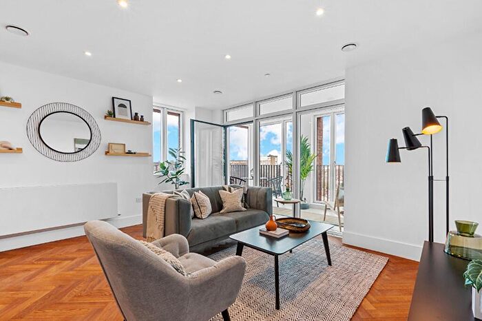 2 Bedroom Flat To Rent In Kindred House, Scarbrook Road, Croydon, London, CR0