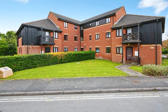 2 Bedroom House For Sale In Roebuck Court, Didcot, OX11