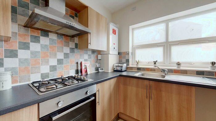 3 Bedroom Flat To Rent In Vine Street, South Shields, NE33