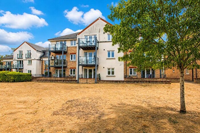 1 Bedroom Flat For Sale In Fairwater Drive, Shepperton, TW17