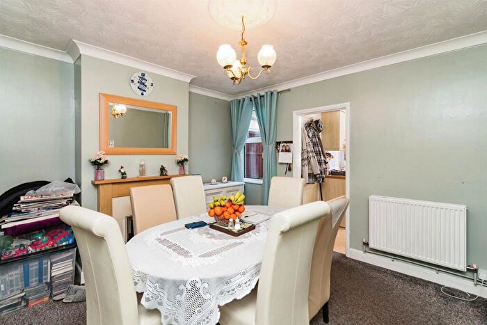 3 Bedroom Terraced House For Sale In Victoria Road, Lowestoft, NR33