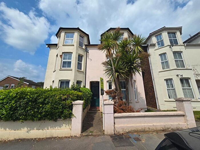 2 Bedroom Flat To Rent In Brighton Road, Horsham, RH13