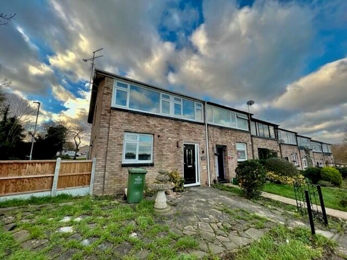 4 Bedroom House To Rent In Wickhay, Basildon, SS15