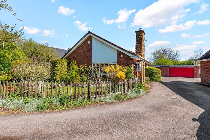 3 Bedroom Detached Bungalow For Sale In Windmill Lane, Southam, CV47
