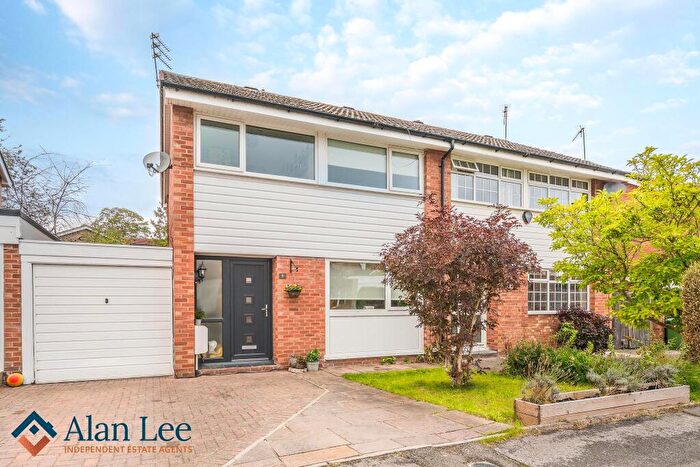 3 Bedroom Semi-Detached House For Sale In Sevenoaks Close, Macclesfield, SK10