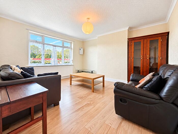 4 Bedroom Flat To Rent In Twickenham Road, Isleworth, TW7