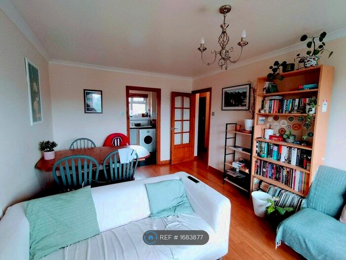 2 Bedroom Flat To Rent In Paradise Road, London, SW4