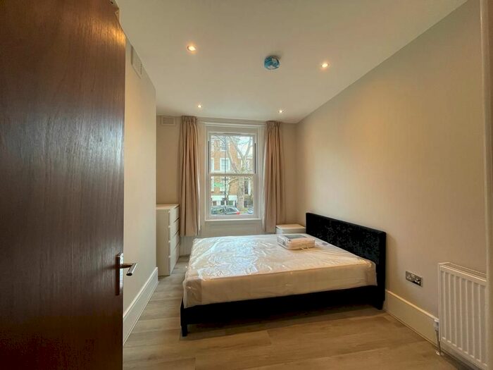 3 Bedroom Flat To Rent In Manor Avenue, London, SE4