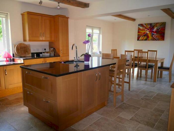 5 Bedroom Property To Rent In Bolton Lane Hose, LE14