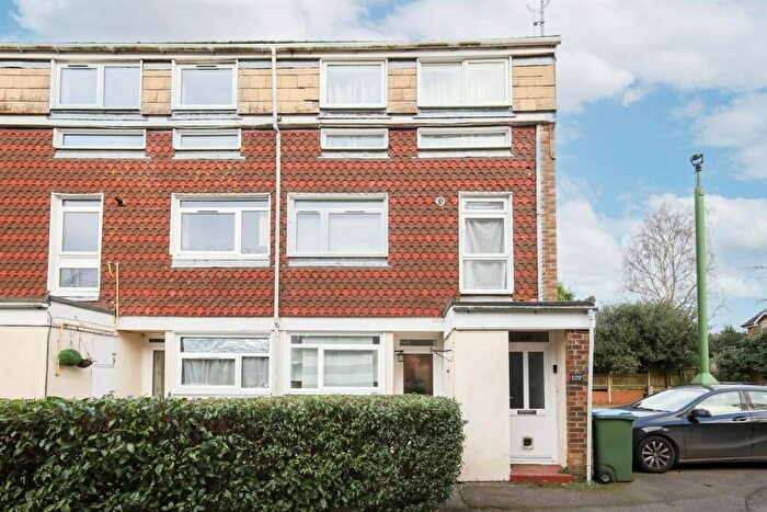 2 Bedroom Apartment To Rent In South Holmes Road, Horsham, RH13