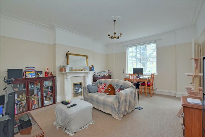 1 Bedroom Apartment To Rent In Granville Park, Lewisham, London, SE13