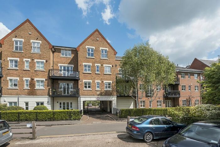 1 Bedroom Flat To Rent In Millennium Wharf, Wharf Lane, Rickmansworth, WD3