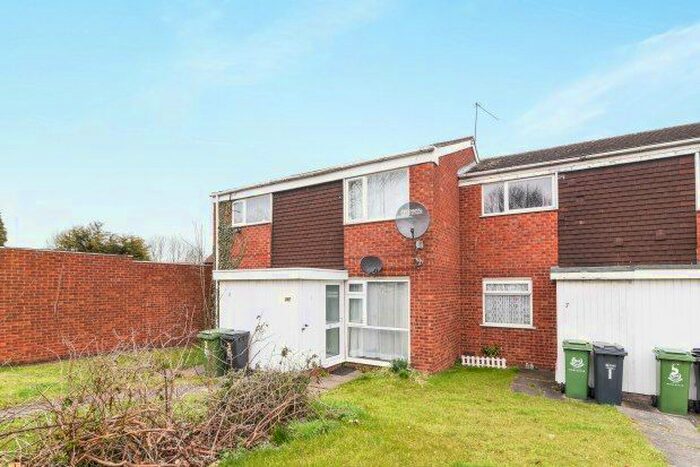 2 Bedroom Maisonette To Rent In Brockhampton Close, Worcester, WR4