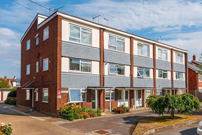 1 Bedroom Flat For Sale In Salisbury Road, Leigh-On-Sea, SS9