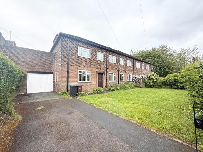 5 Bedroom Semi-detached House To Rent In Low Grange View, Leeds, West Yorkshire, LS10