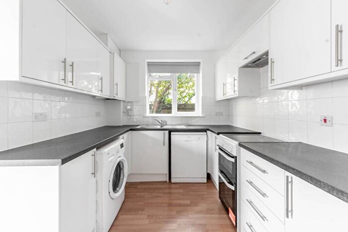 2 Bedroom Flat To Rent In Merryfield Gardens, Stanmore, HA7