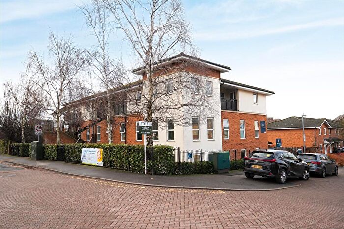 2 Bedroom Flat To Rent In Admiralty Close, West Drayton, UB7