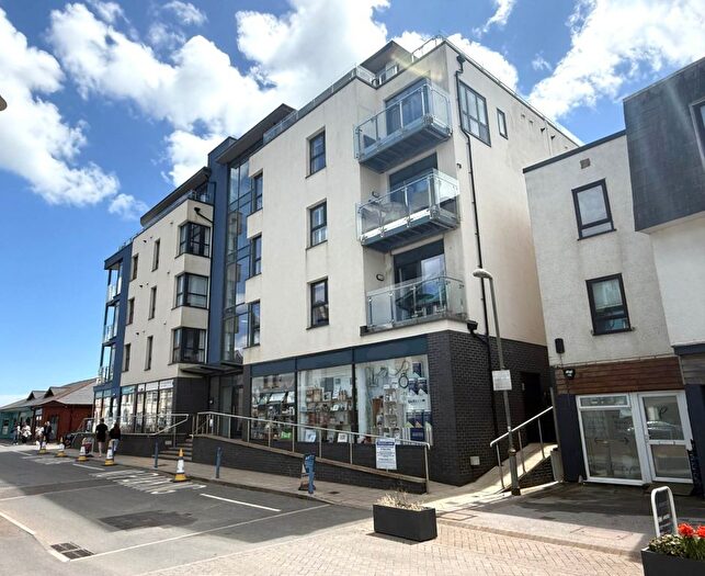 2 Bedroom Flat For Sale In Exmouth Marina, Exmouth, EX8
