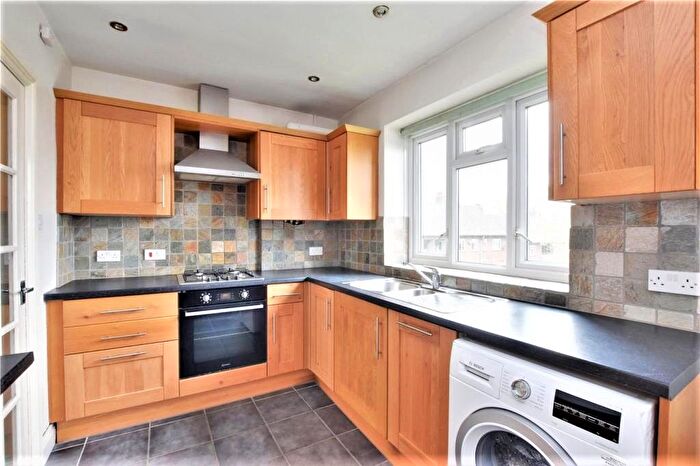 2 Bedroom Flat To Rent In Beaconsfield Close, London, SE3