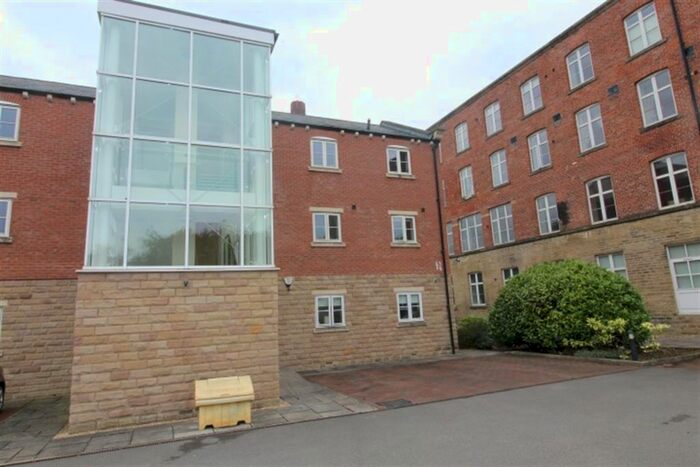 2 Bedroom Flat To Rent In Millpond Gardens, Armley, Leeds, LS12