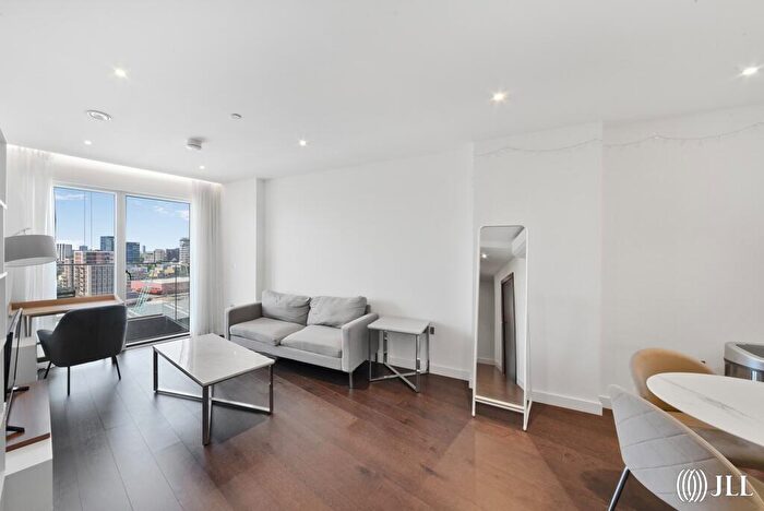 2 Bedroom Apartment To Rent In Lexington Gardens, London, SW11