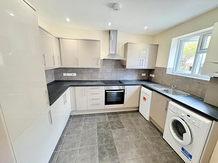 3 Bedroom Semi Detached House To Rent In Grosvenor Road, Southampton, SO17