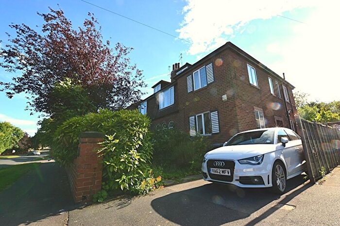 2 Bedroom Flat To Rent In Saint Chad's View, Leeds, LS6