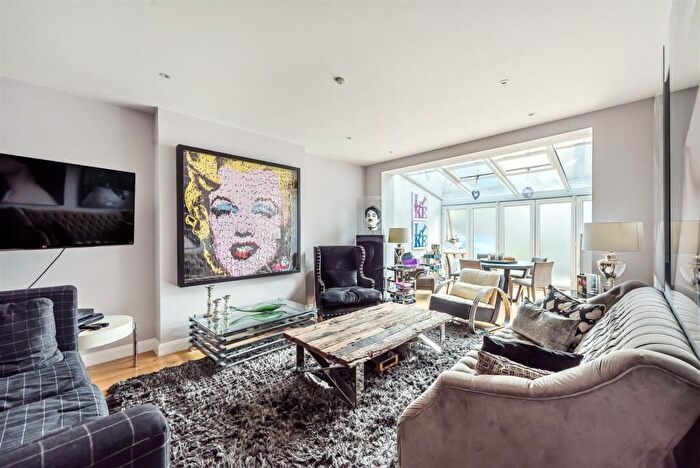 7 Bedroom Property To Rent In Ravenscroft Avenue, London, NW11