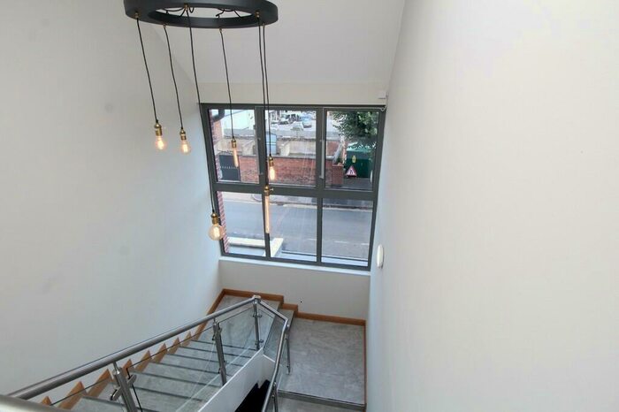 2 Bedroom Apartment To Rent In Radcliffe Road, West Bridgford, NG2