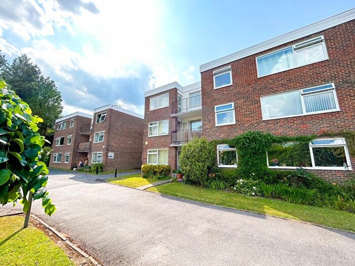 2 Bedroom Flat To Rent In Beaconfield House, Crowborough, TN6