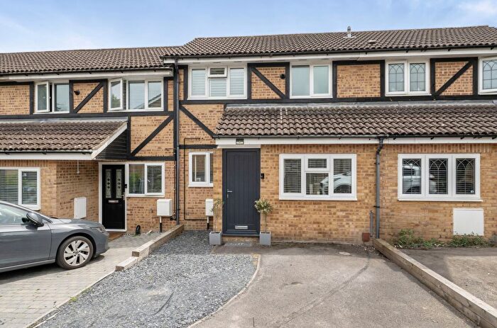 2 Bedroom Terraced House For Sale In Challis Place, Bracknell, Berkshire, RG42